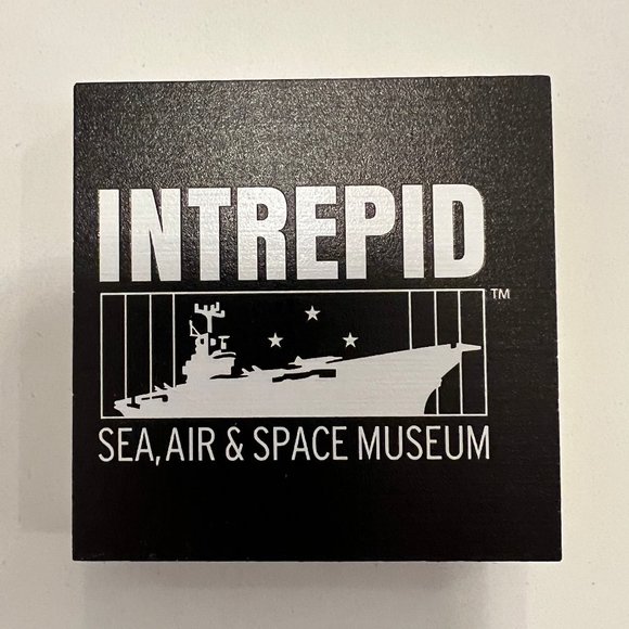 Magnets - Picture 5 of 6